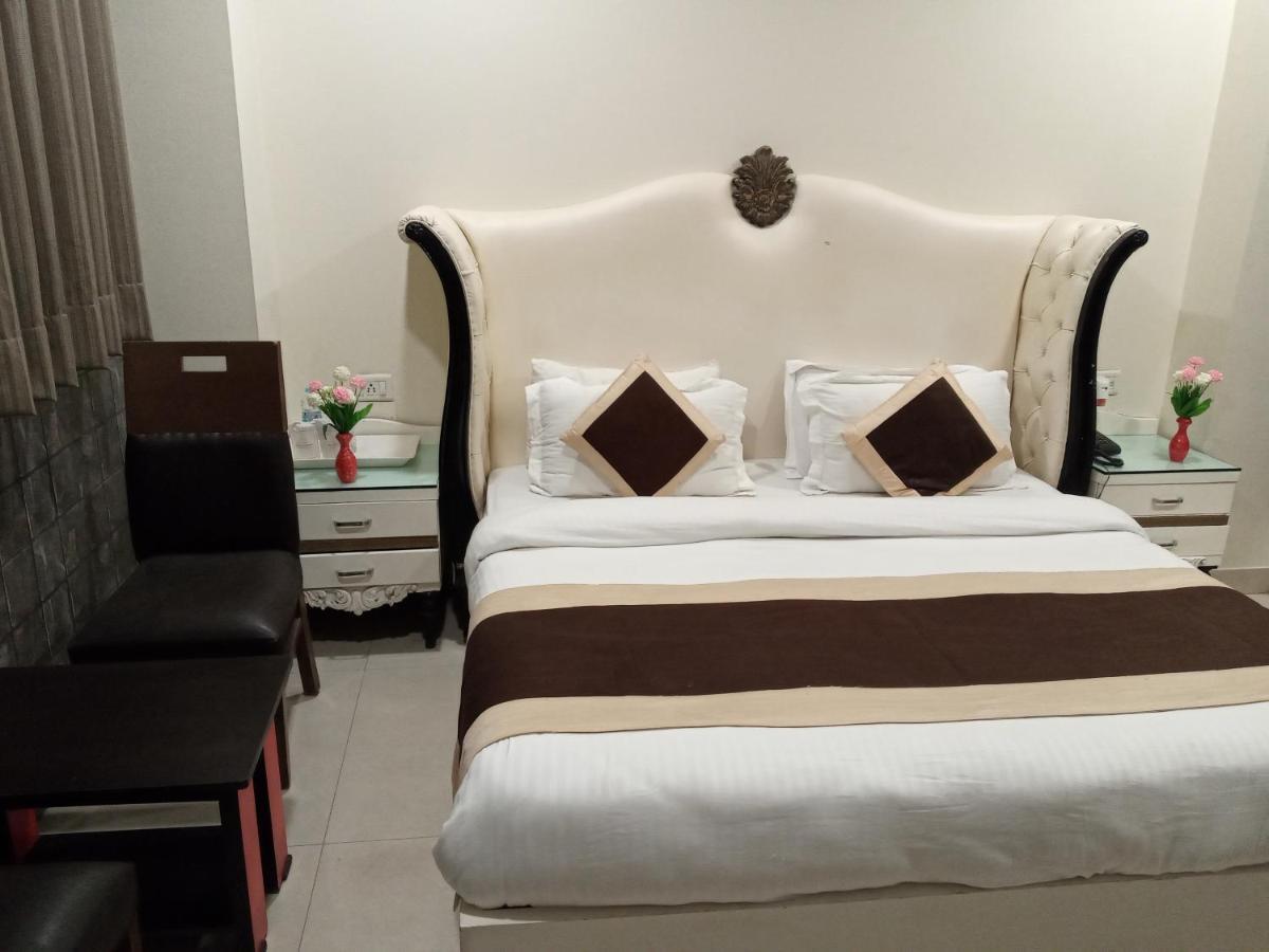 Отель Vivah Residency Нью-Дели Экстерьер фото